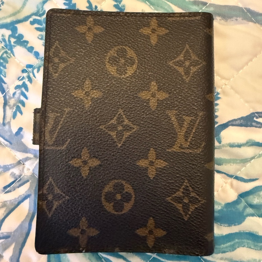 Louis Vuitton Brown Monogram Agenda Passport Holder - Picture 2 of 9